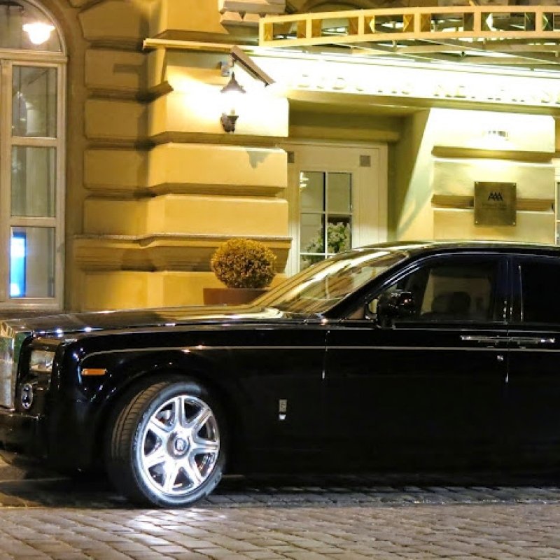  BMW, Bentley, Rolls-Royce, Mercedes, Jaguar nuoma logo