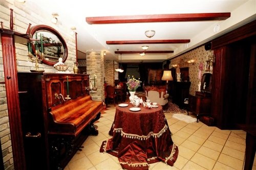 Restoranai, kavinės, barai, salės Retro stiliaus restoranas "Ponios Liusi Buduaras" Palangoje