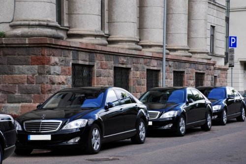  BMW, Bentley, Rolls-Royce, Mercedes, Jaguar nuoma