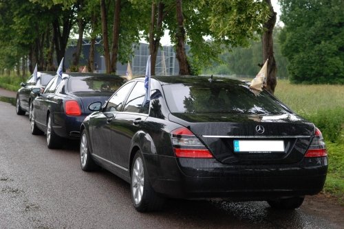  BMW, Bentley, Rolls-Royce, Mercedes, Jaguar nuoma