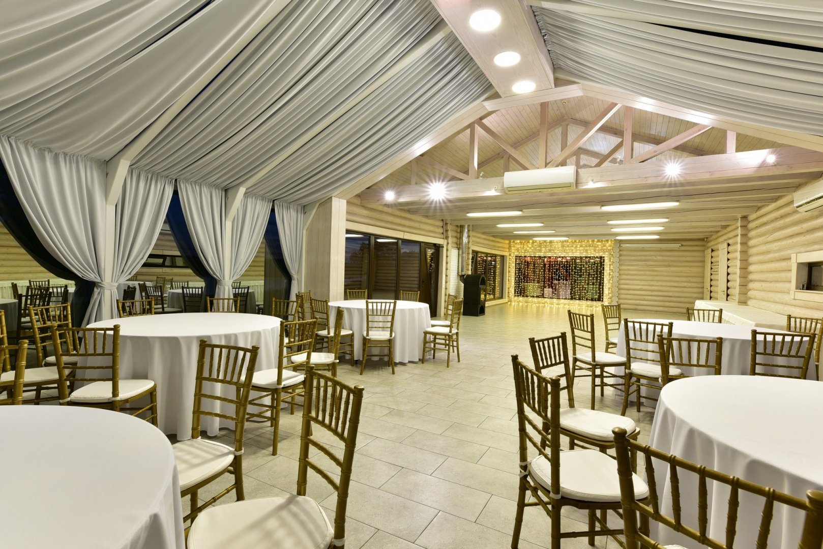 Sodybos, dvarai, vilos PAS ŠEŠTOKĄ Vilos Sodybos Nuoma Vestuvėms iki 80 vietų 