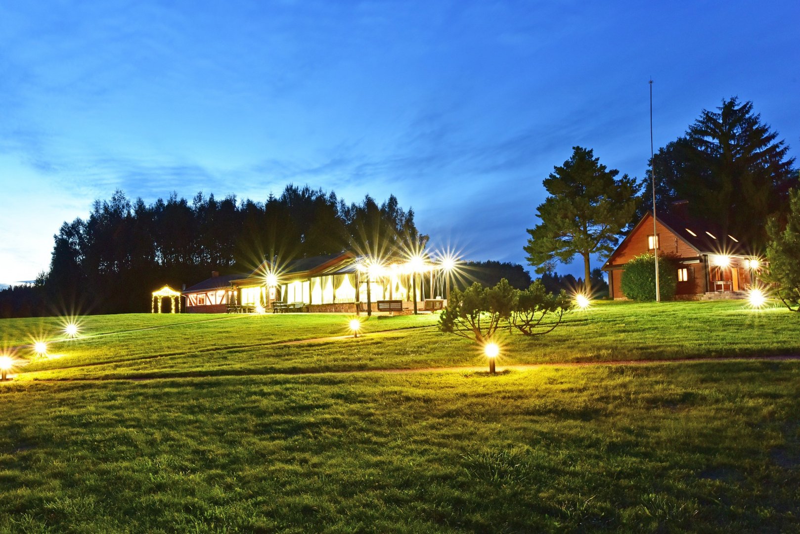 PAS ŠEŠTOKĄ Vilos Sodybos Nuoma Vestuvėms iki 80 vietų 