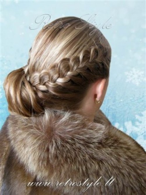 Vestuvinės proginės ir vakarinės šukuosenos! www.retrostyle.lt
