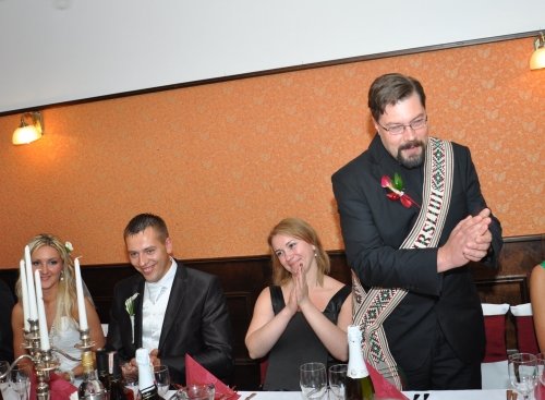 Aktorė K. Kazlauskaitė ir Raimondas Šilanskas. Piršliai, vedėjai