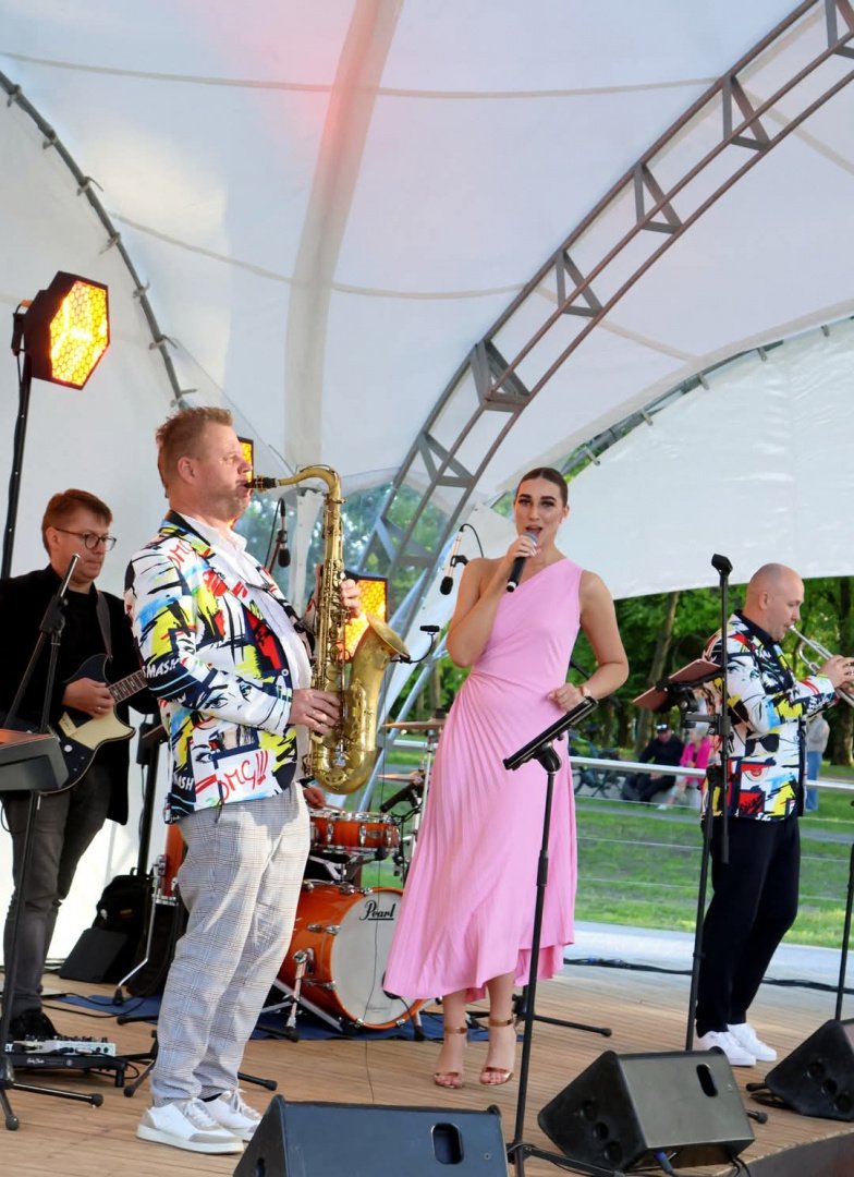 Gyvo garso grupė "Diksai" -  Muzika tobulai šventei !