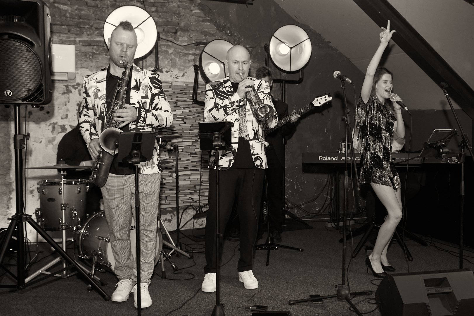 Vestuvių muzikantai Gyvo garso grupė "Diksai" -  Muzika tobulai šventei !