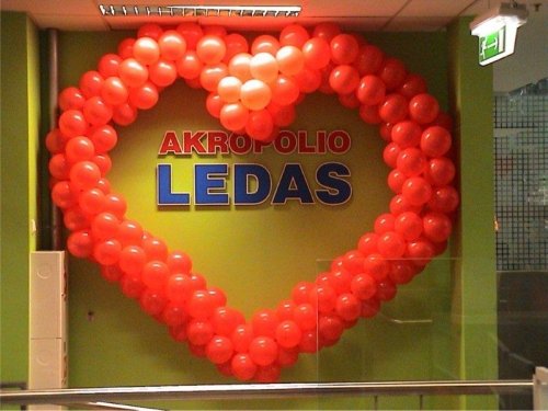 Dekoravimas, dekoracijos vestuvėms UAB Vilbalas profesionaliai atlieka patalpų dekoravimo darbus