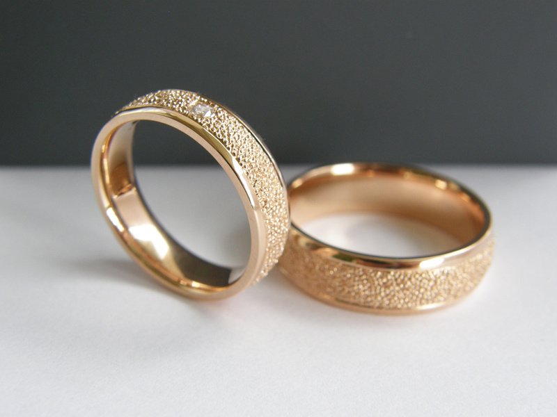 Papuošalai iš aukso, sidabro.