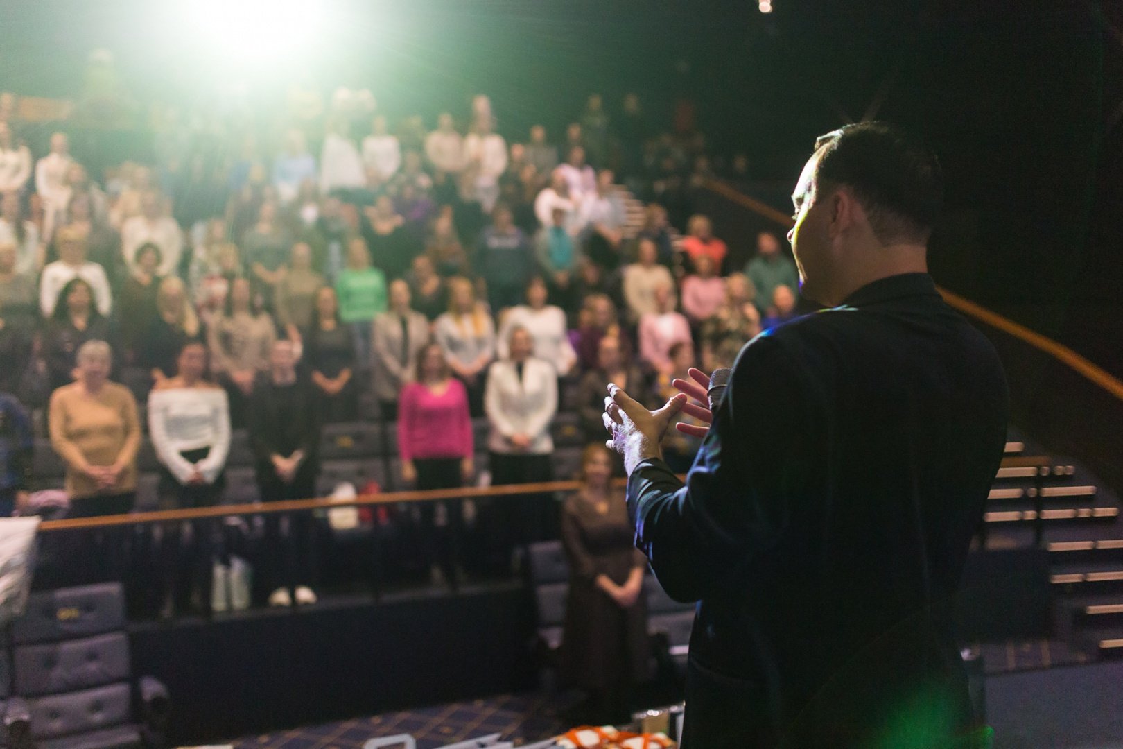 Magai, šokėjos, fakyrai ir kiti Iliuzionistas - NICHOLAS KIN[LT, RUS, ENG]