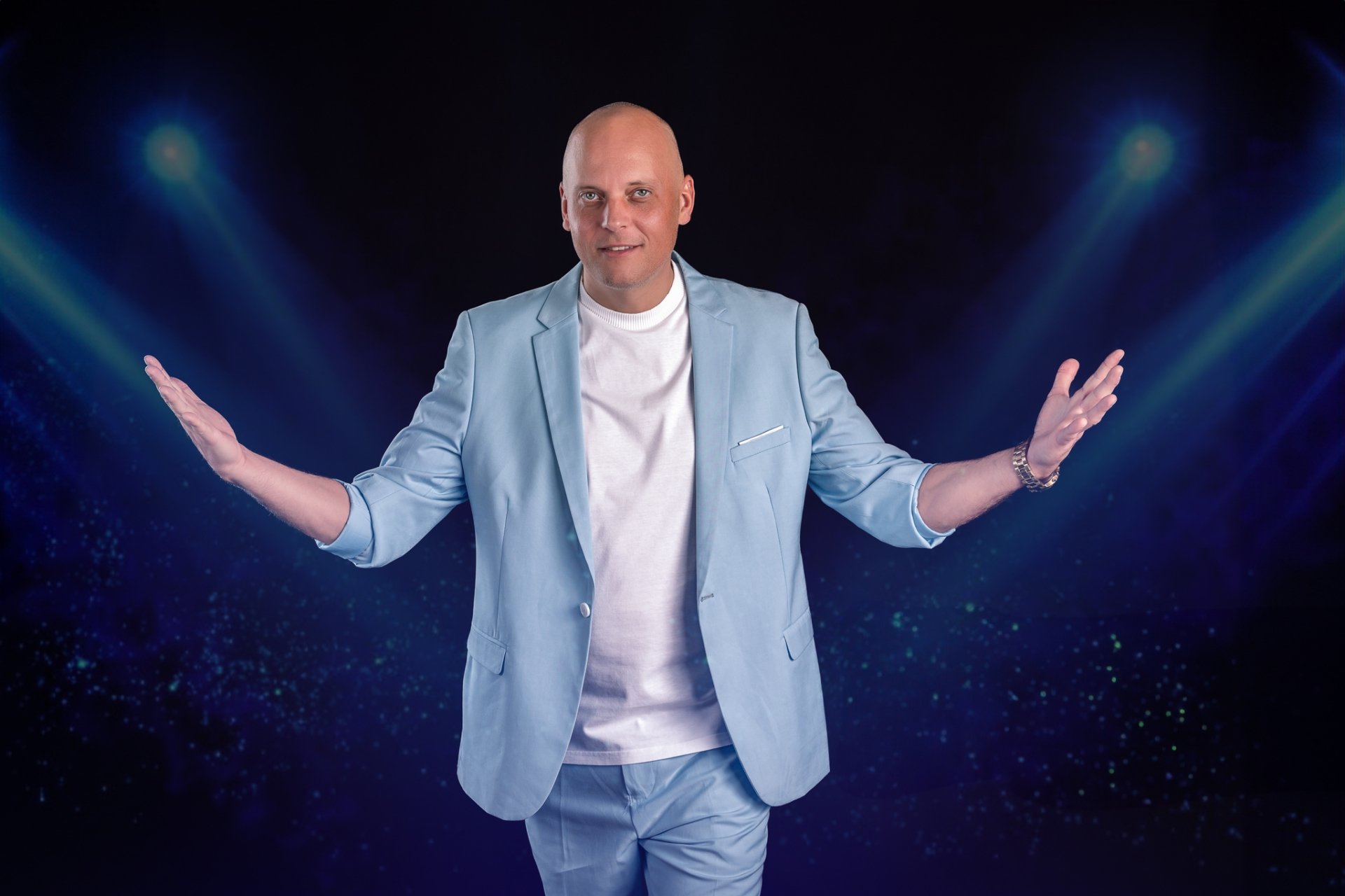 Vestuvių muzikantai Grupė "HOLIDAY" - dainininkai, vedėjai, vestuvėms, gimtadieniams, miesto šventėms. Tel: +37067222816