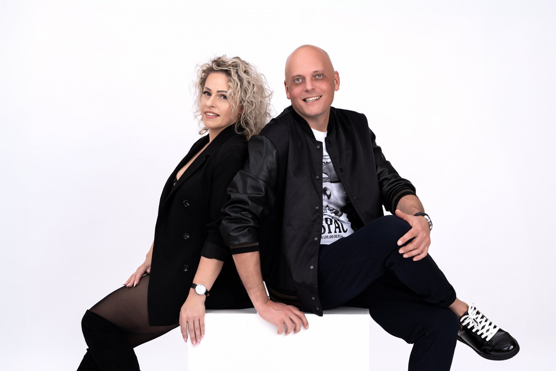 Vestuvių muzikantai Grupė "HOLIDAY" - dainininkai, vedėjai, vestuvėms, gimtadieniams, miesto šventėms. Tel: +37067222816