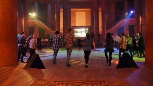 Restoranai, kavinės, barai, salės Nuomojama didelė apvali kolonų salė su scena ir balkonu pokyliams