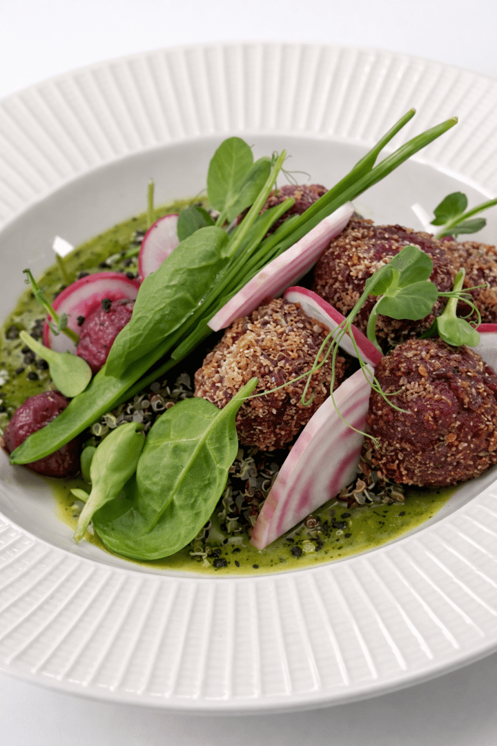 Maistas pobūviams Dineris – maistas vestuvėms, užkandžiai ir karšti patiekalai