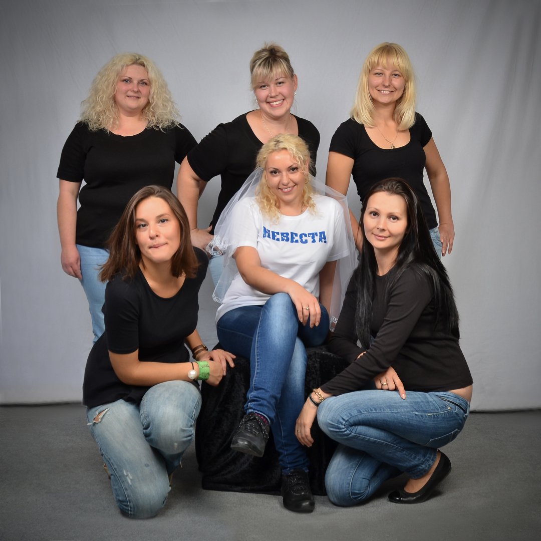 Mergvakarių – bernvakarių organizatoriai fotografuojame  mergvakarius