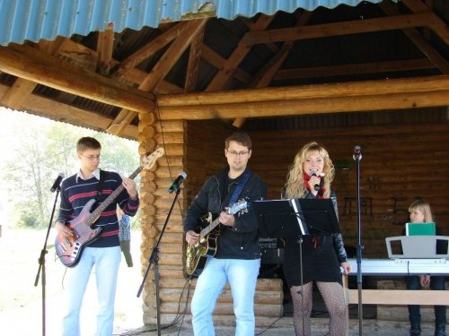 Profesionalūs švenčių muzikantai ir vedėjai