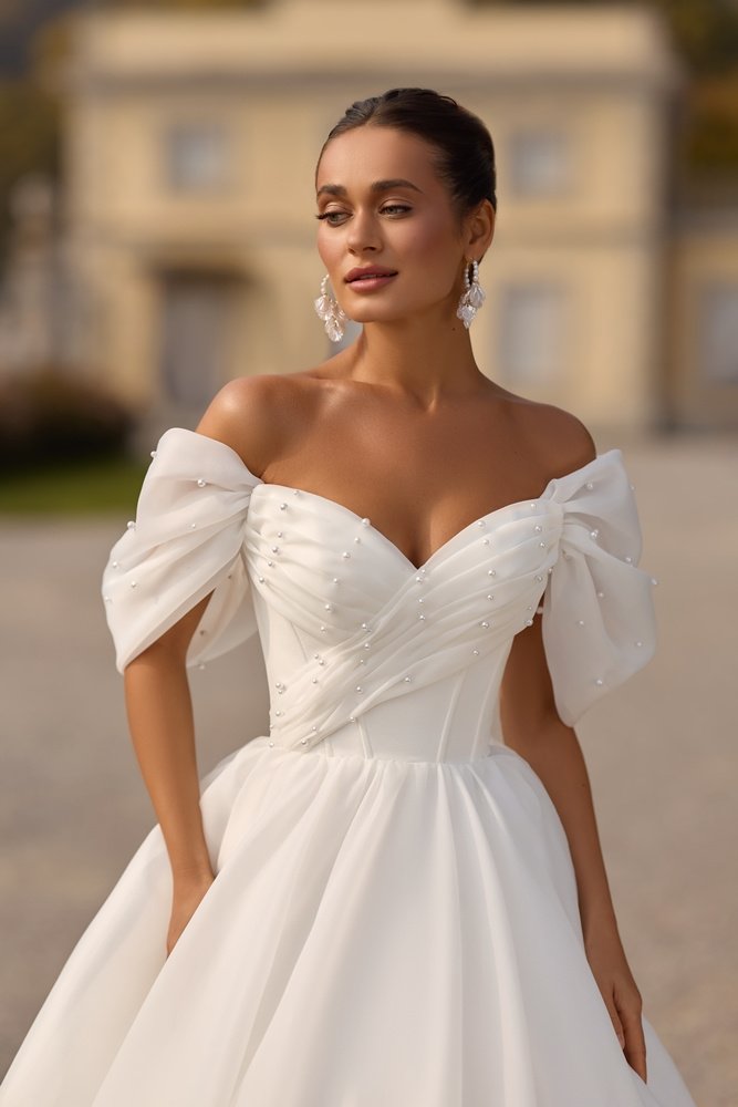 Vestuvinės suknelės Vestina salonas - vestuvinių suknelių pirkimas ir nuoma