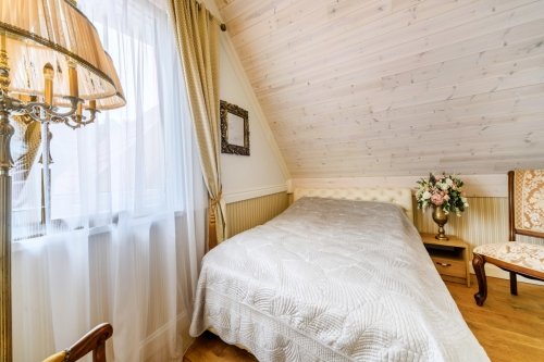 Pokylių pobūvių salė talpinanti iki 150 asmenų 