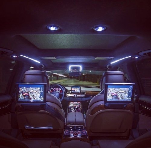 2013 m. Audi A8 Juoda - Balta Long