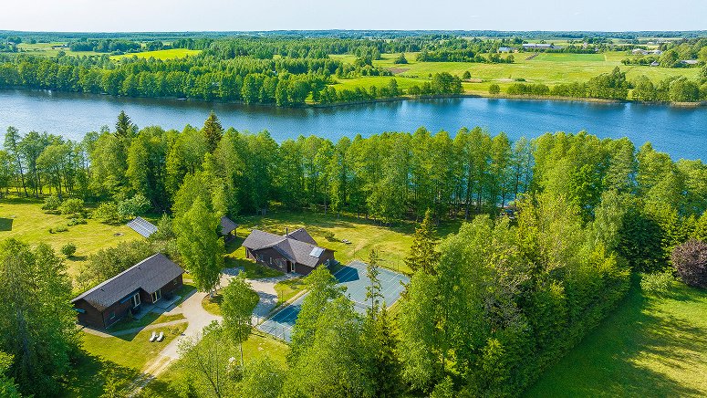 Sodybos, dvarai, vilos SPALIO KRANTAS poilsiavietė