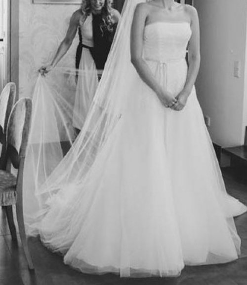 Vestuvinės suknelės Nuostabi ir elegantiška VERA WANG vestuvinė suknelė