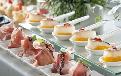 Restoranai, kavinės, barai, salės Švęskime kartu! Savo rūpesčius palikite mums!
