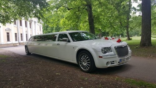 Automobilių nuoma Didžiausias transporto pasirinkimas Jūsų šventei.