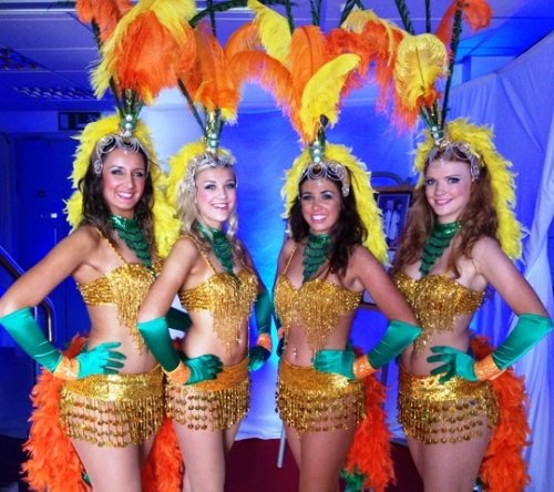 Magai, šokėjos, fakyrai ir kiti VERKA Serdiučka Show, muzikantai, dj Tel. +370 609 16010