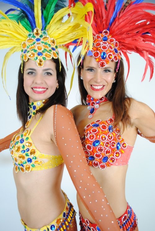 Magai, šokėjos, fakyrai ir kiti VERKA Serdiučka Show, muzikantai, dj Tel. +370 609 16010