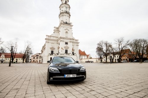 Automobilių nuoma Juodas BMW 7 Longas 2010 m.