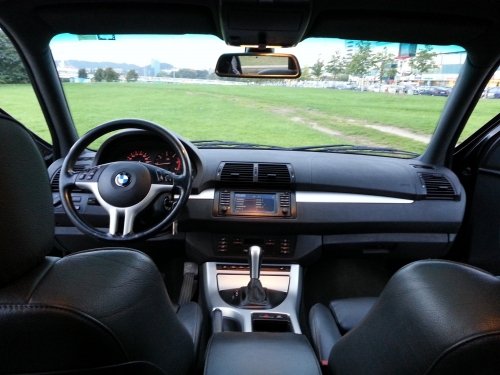 BMW X5 nuoma vestuvėms ir kitoms progoms.