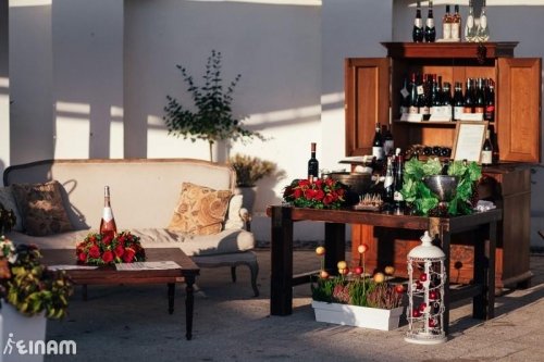 NUOMA:Vestuvinė, proginė floristika, kėdžių užt.,staltiesių,indų 