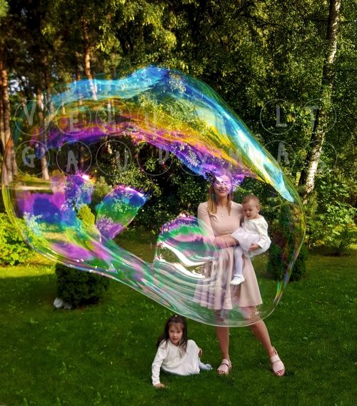 Magai, šokėjos, fakyrai ir kiti Vėjų Gaudymas - dideli muilo burbulai