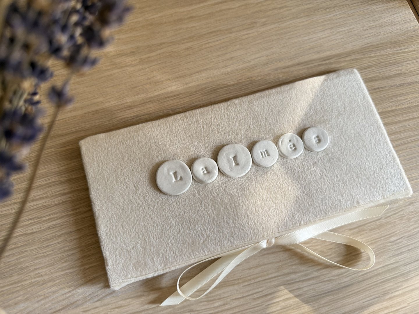 Rankų darbo palinkėjimų knygos, stalo kortelės, kvietimai