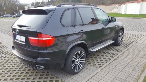 Nuomojamas BMW X5 su vairuotoju