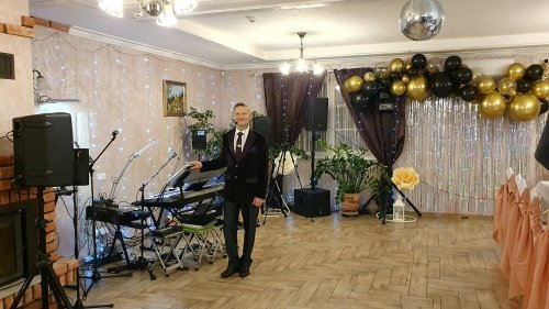 Gyvai dainuojantis vestuvių ir kitų renginių vedėjas!