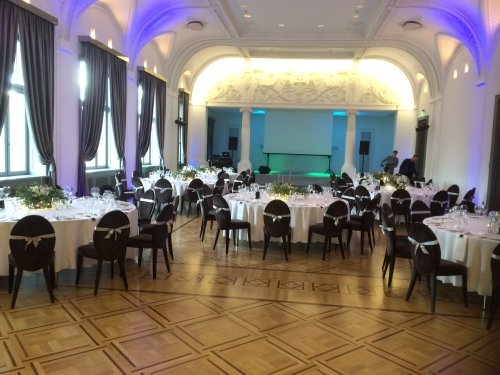 Restoranai, kavinės, barai, salės Moderni pokylių salė, talpinanti iki 180asm.