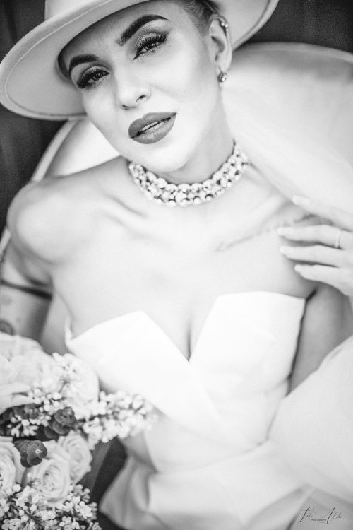 Pro Photographer Elly Jurelly "Foto Alibi"