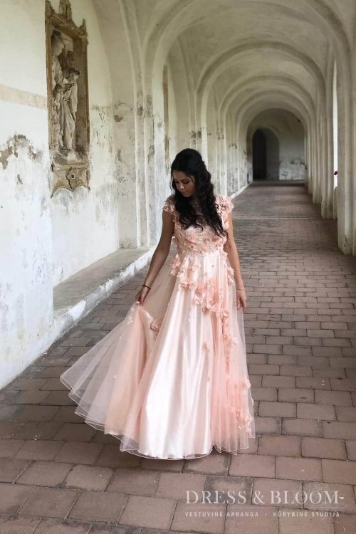 Vestuvinės suknelės Dress & Bloom kūrybinė studija. Vestuvinės ir proginės suknelės