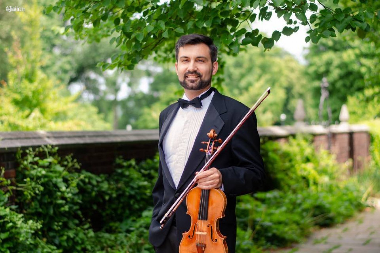 Švenčių, renginių organizavimas HUMANISTINĖS VESTUVIŲ CEREMONIJOS. TECHNINIS APTARNAVIMAS, GYVA MUZIKA, CEREMONIJOS VEDIMAS.