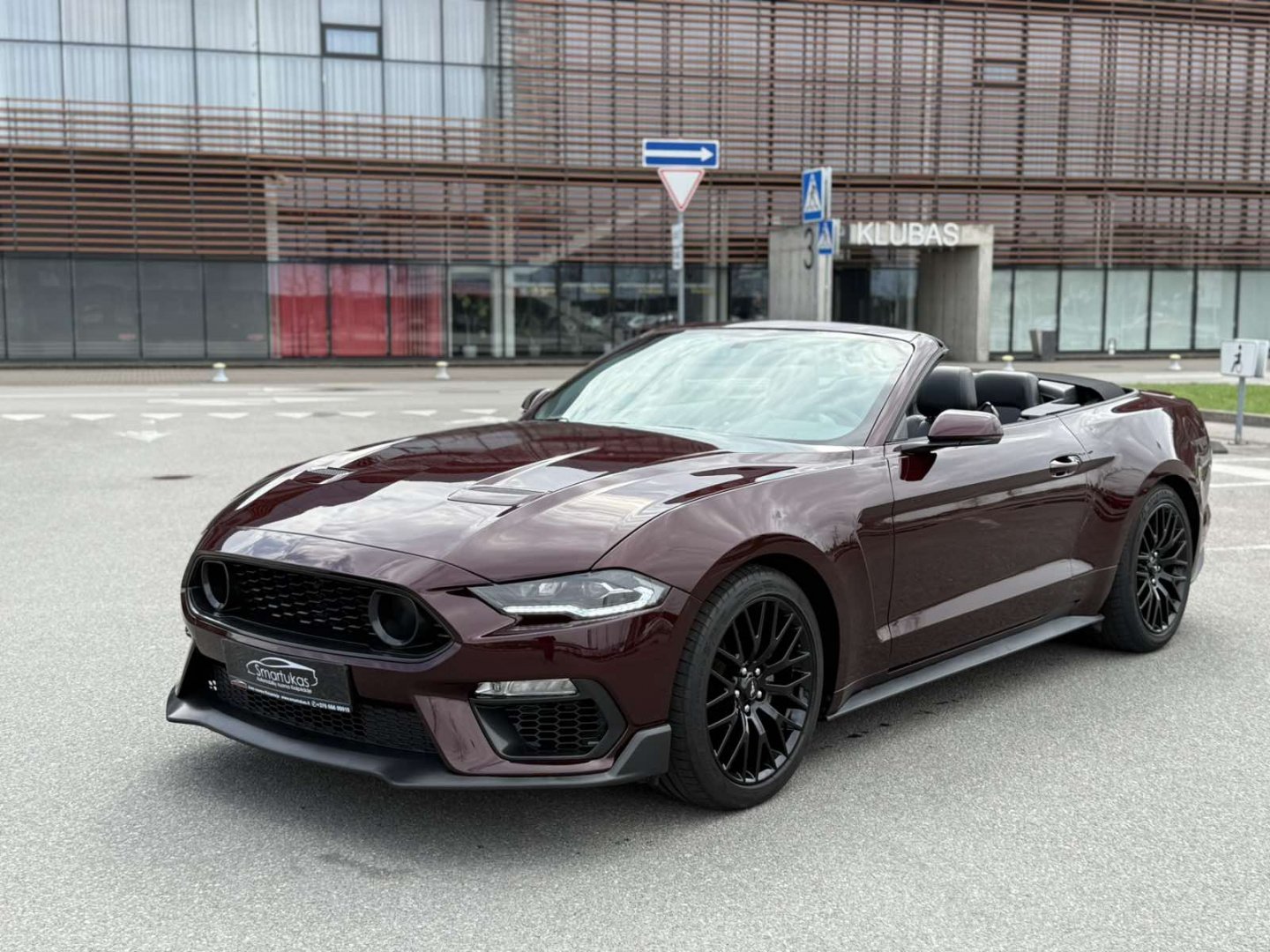 Automobilių nuoma FORD MUSTANG KABRIOLETO NUOMA