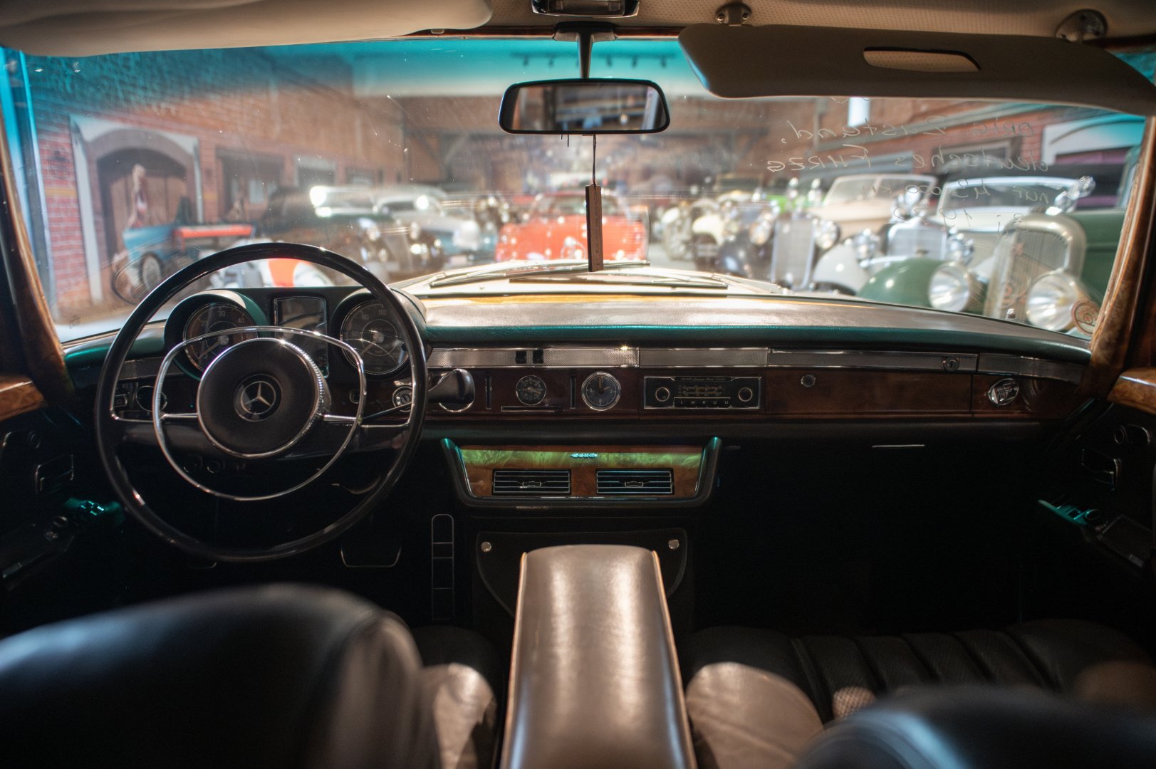 Automobilių nuoma Mercedes-Benz S600 1972
