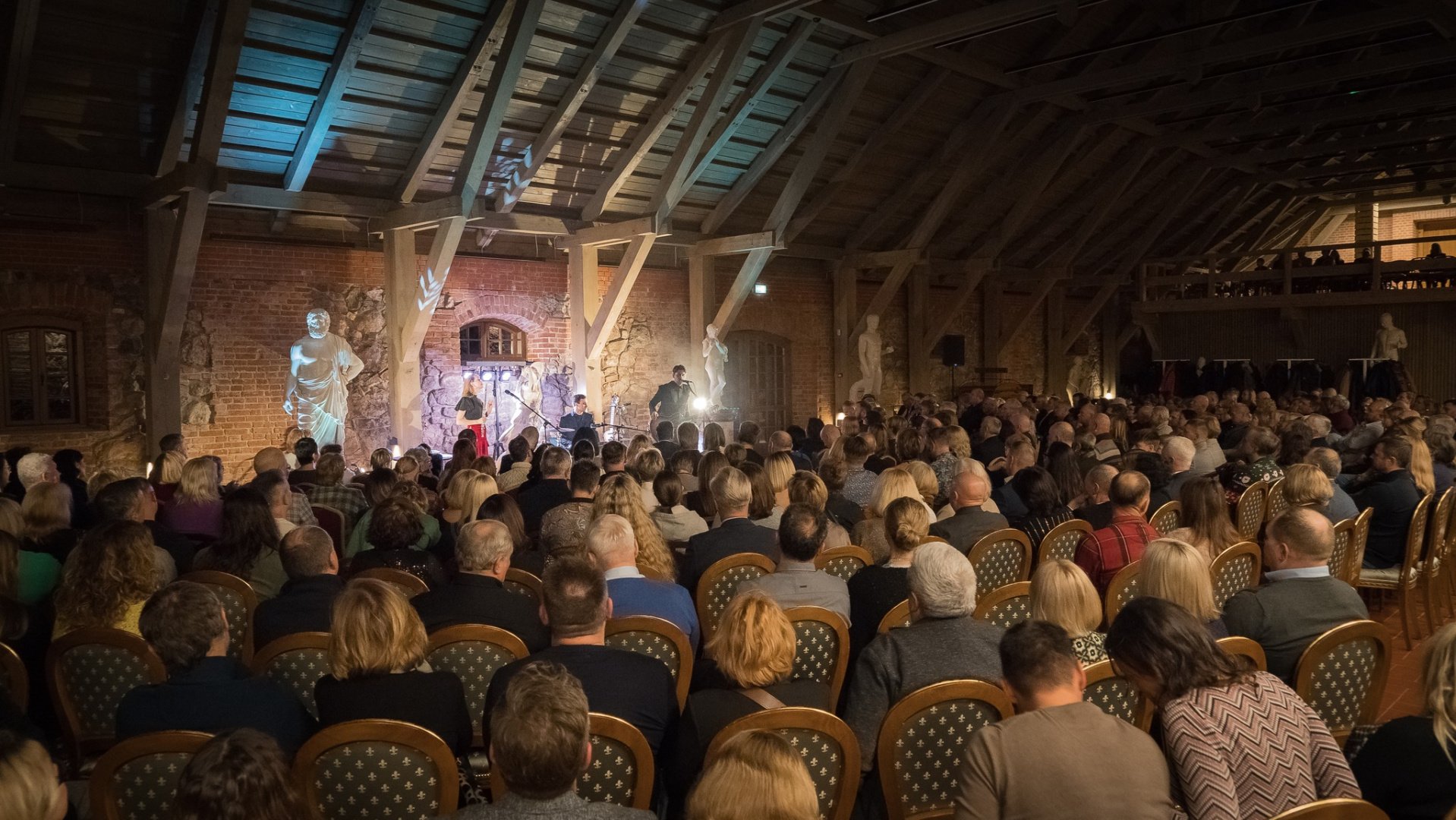 Magai, šokėjos, fakyrai ir kiti Gyvo garso grupė vestuvėms