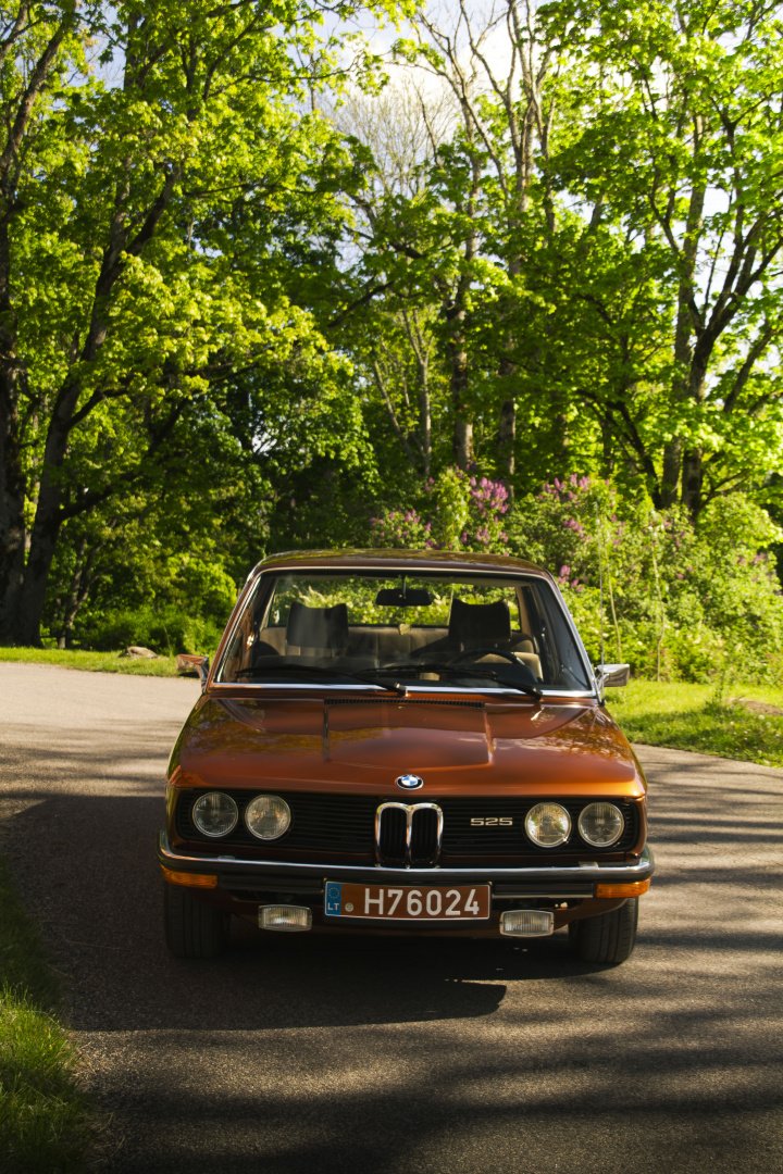 Automobilių nuoma BMW E12, E30 nuoma