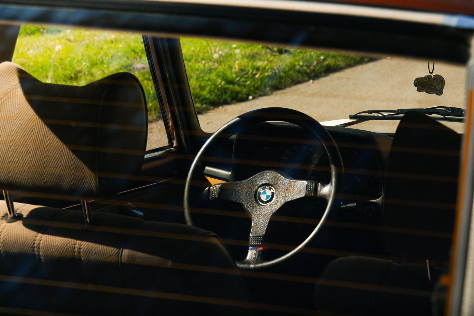 Automobilių nuoma BMW E12, E30 nuoma