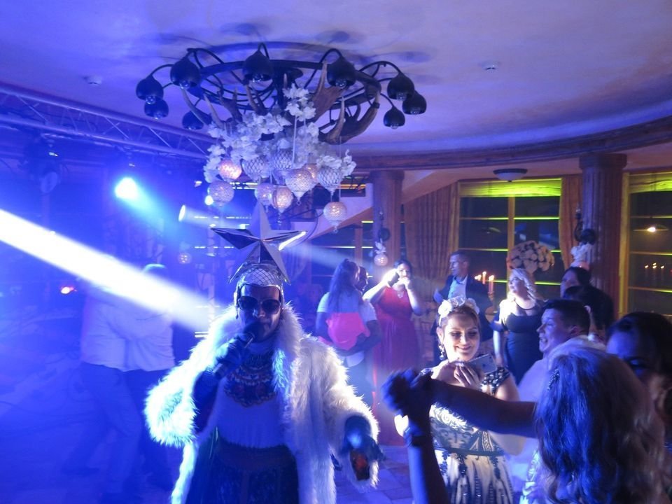 Piršliai, vestuvių vedėjai RENGINIO VEDĖJAS IR DJ. VERKA SERDIUCKA PARODIJA, PARODIJOS ŠOU, VERKA SERDUCHKA PARODY SHOW