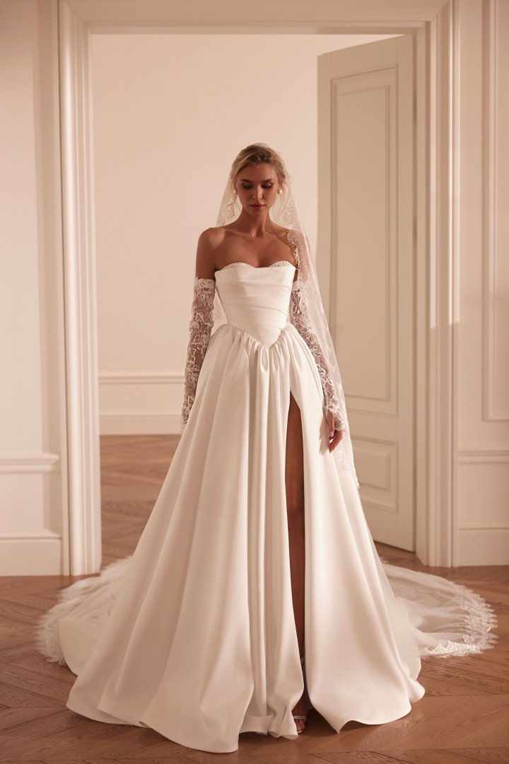 Vestuvinės suknelės AUKSORÈ wedding – vestuvinės suknelės Klaipėdoje